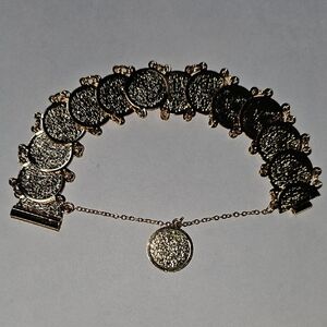 Elegant Gold Bracelet